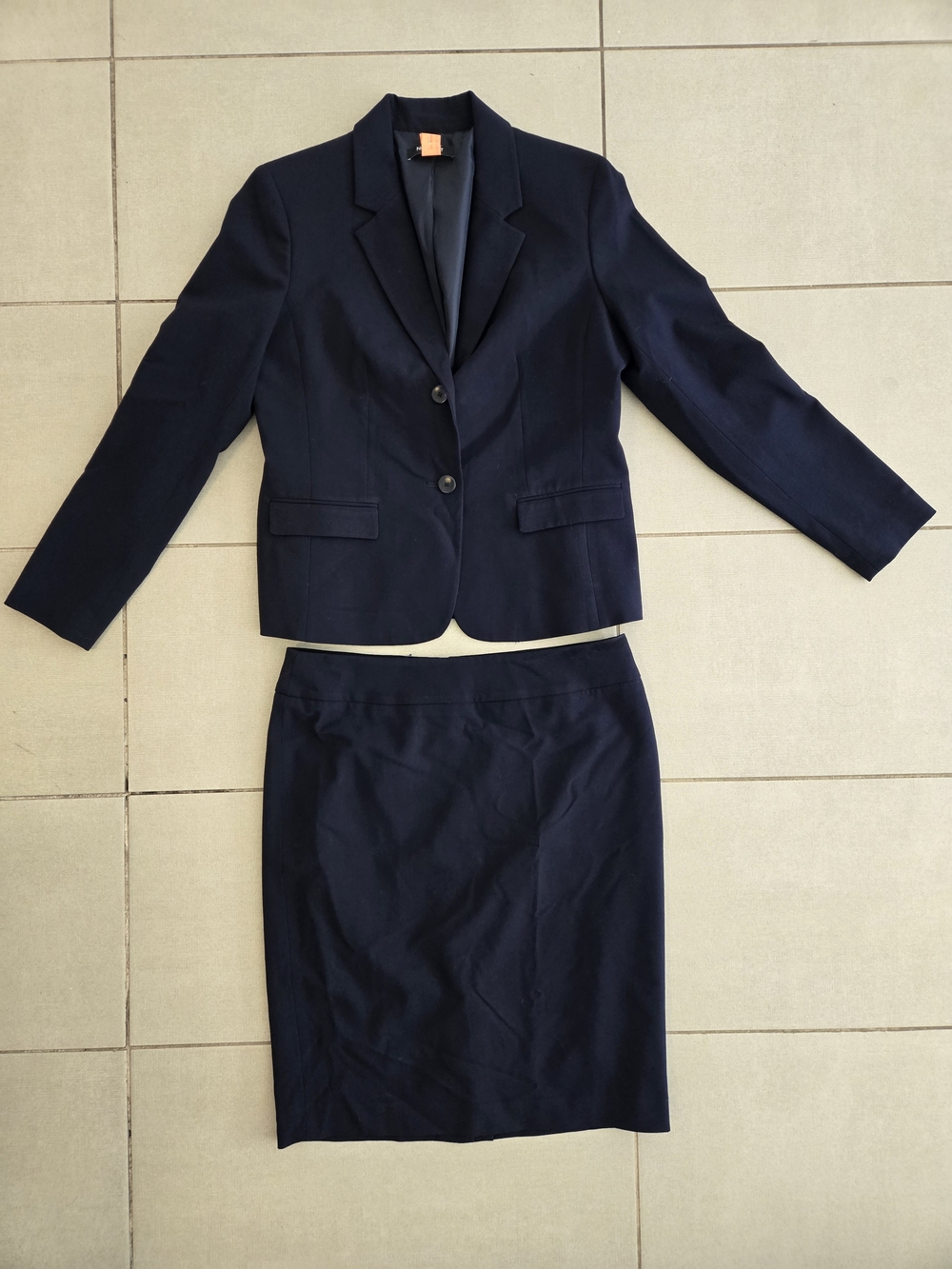 NINE WEST NAVY BLUE POLYESTER BLEND SUIT - Skirt & Blazer - SIZE 8 - Picture 3 of 13